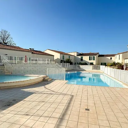 Jolie Maison A Etage En Avec Piscine Saint-Martin-de-Ré