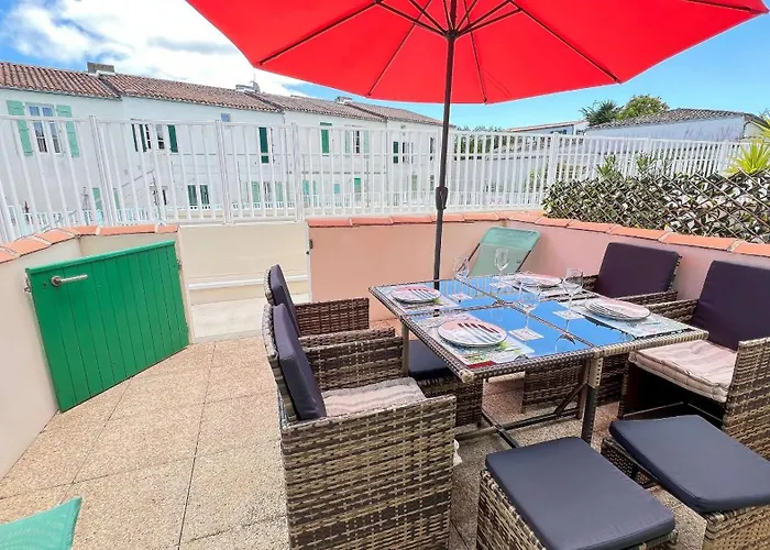 Jolie Maison A Etage En Avec Piscine سان مارتن دو ر