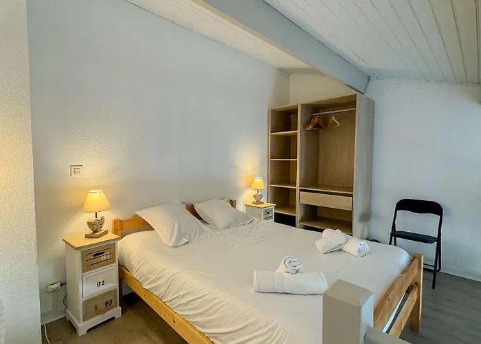 فيلة Jolie Maison A Etage En Avec Piscine