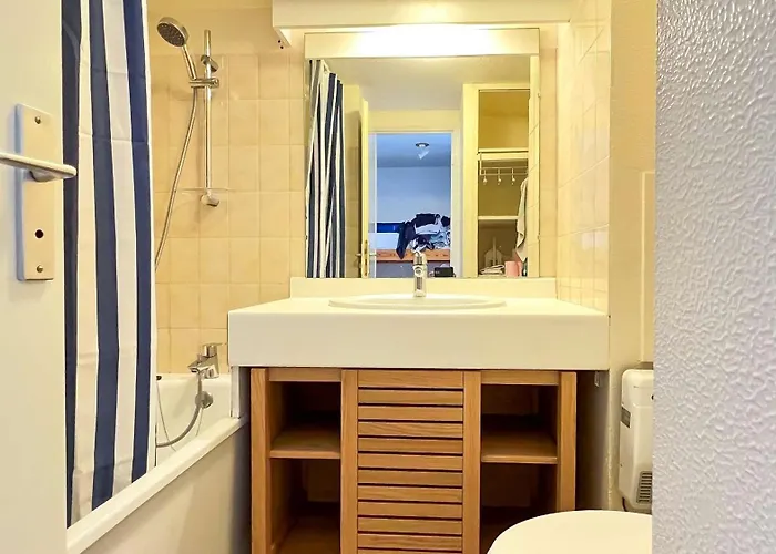 Jolie Maison A Etage En Avec Piscine